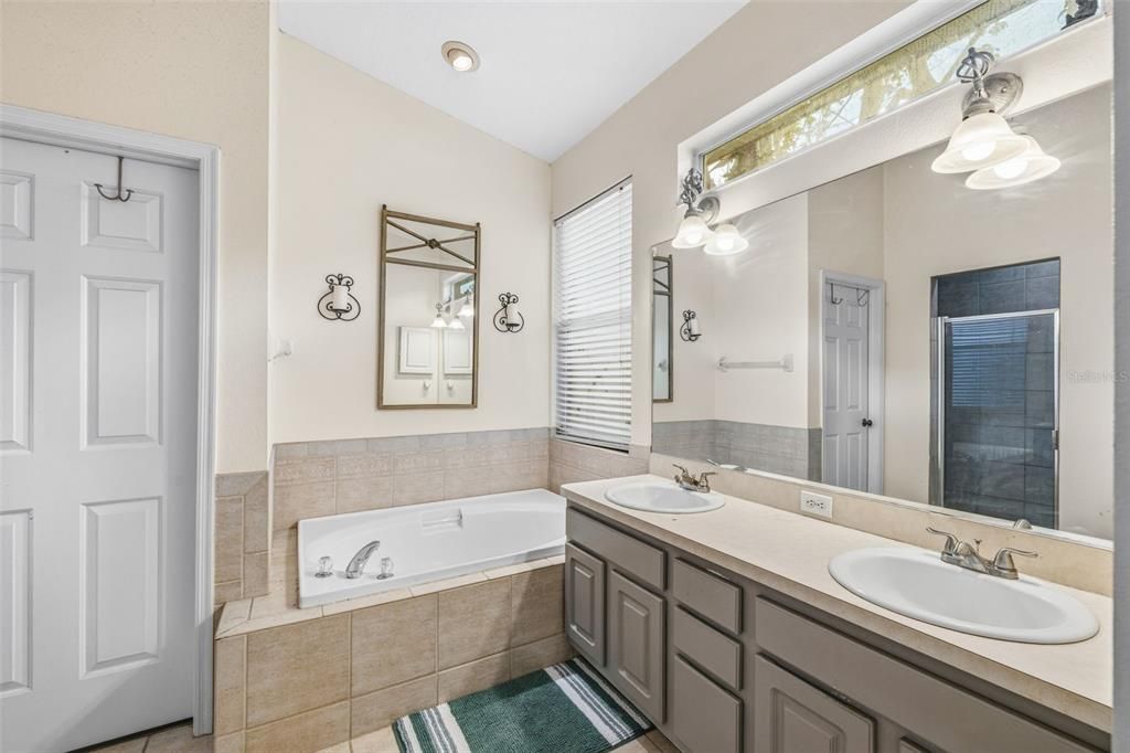For Sale: $435,000 (4 beds, 2 baths, 2001 Square Feet)
