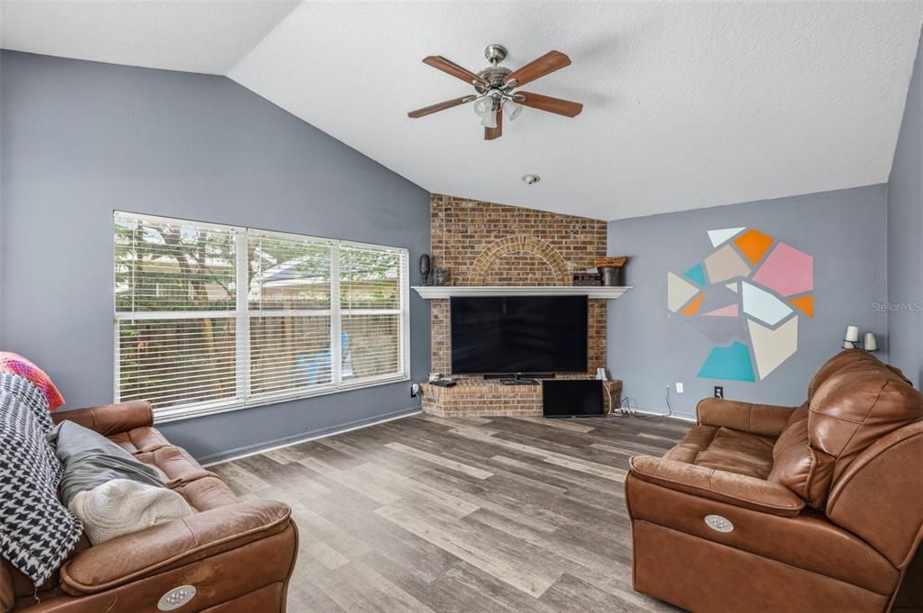 For Sale: $435,000 (4 beds, 2 baths, 2001 Square Feet)