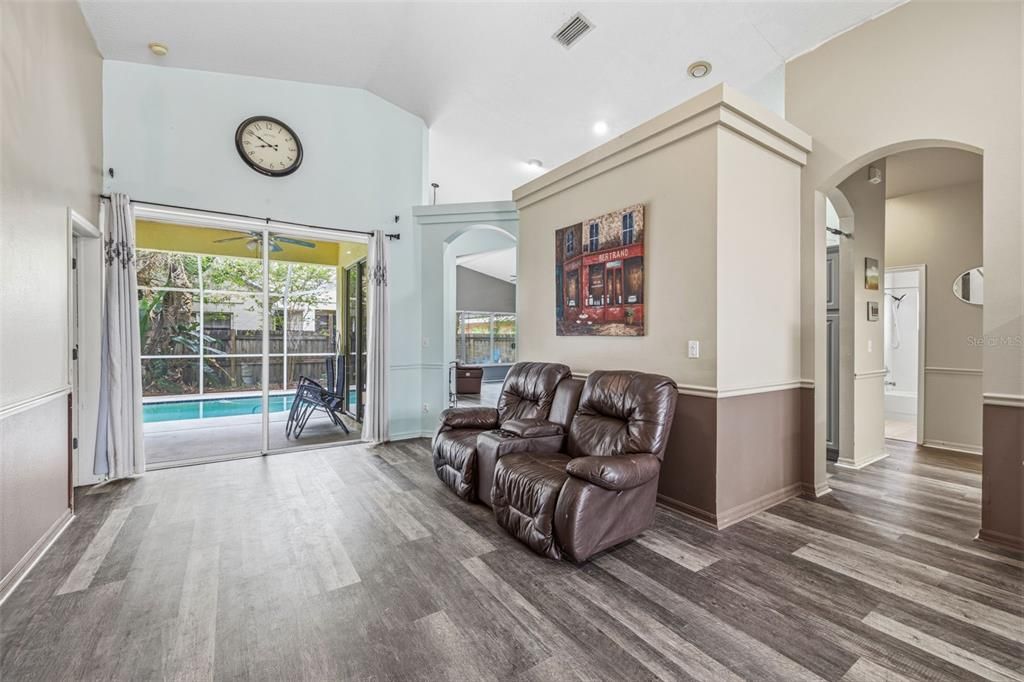 For Sale: $435,000 (4 beds, 2 baths, 2001 Square Feet)