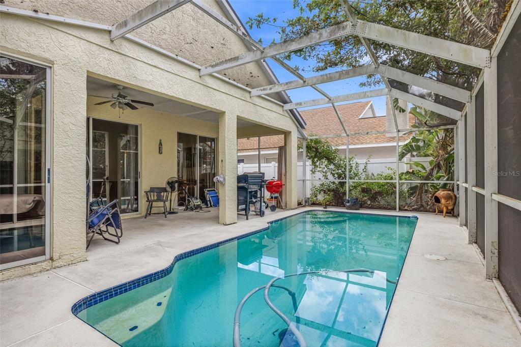 For Sale: $435,000 (4 beds, 2 baths, 2001 Square Feet)