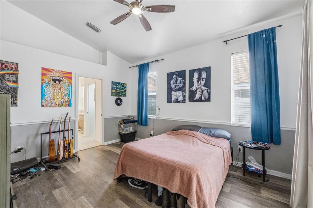 For Sale: $435,000 (4 beds, 2 baths, 2001 Square Feet)