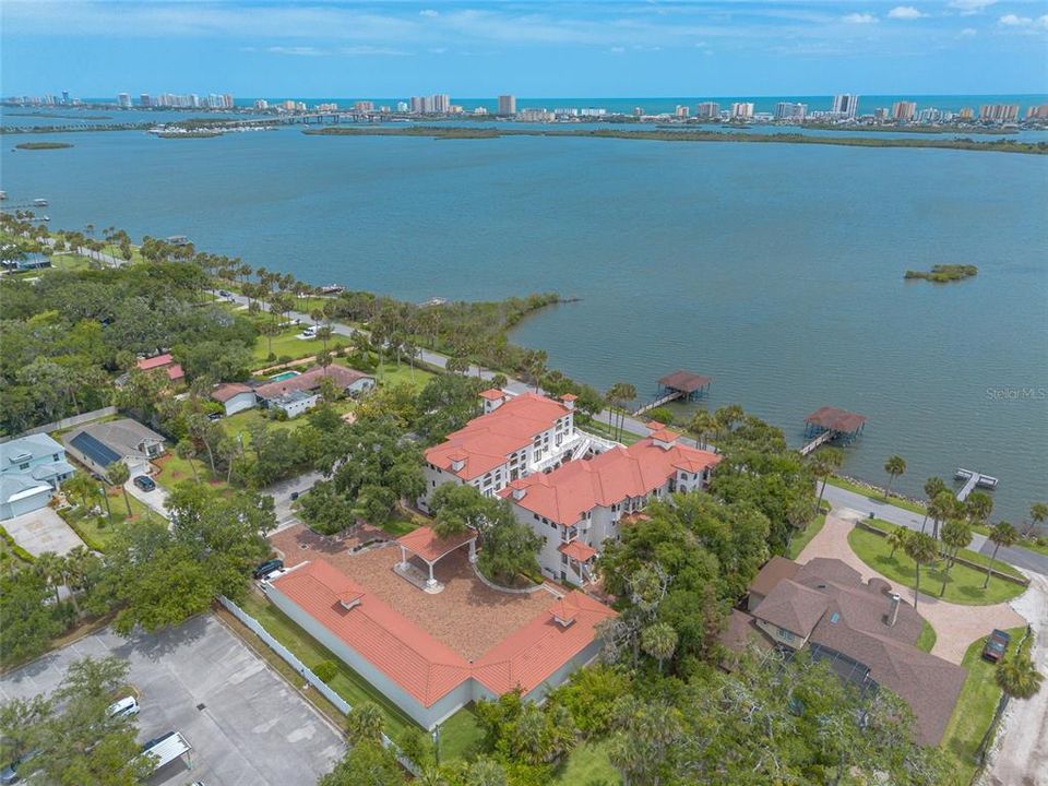 На продажу: $687,500 (4 спален, 2 ванн, 2704 Квадратных фут)