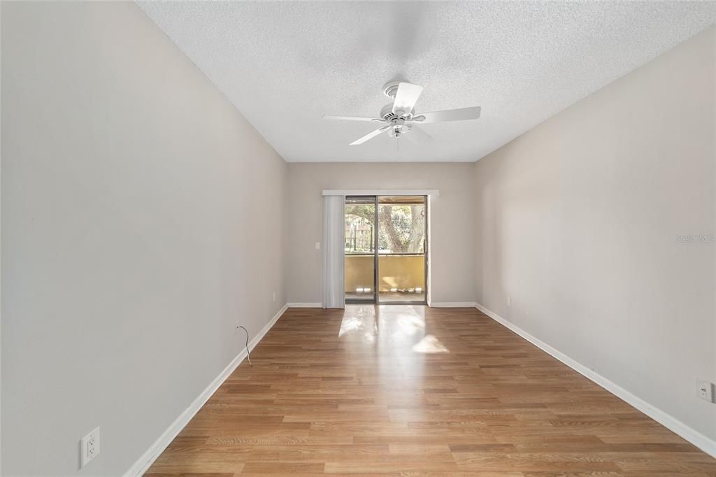 For Sale: $119,000 (2 beds, 2 baths, 1036 Square Feet)