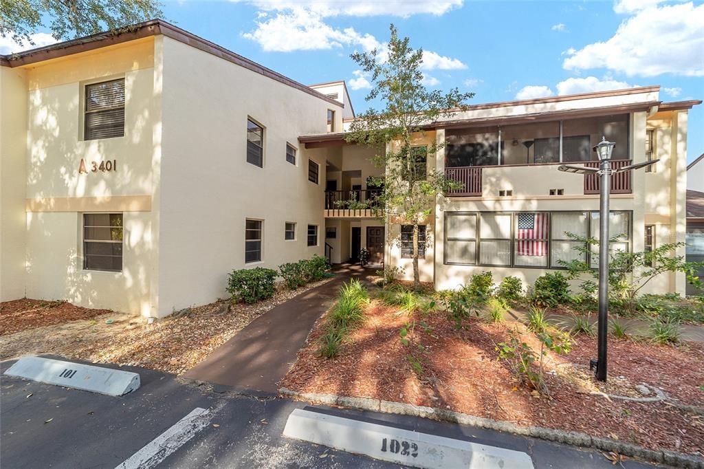 For Sale: $119,000 (2 beds, 2 baths, 1036 Square Feet)