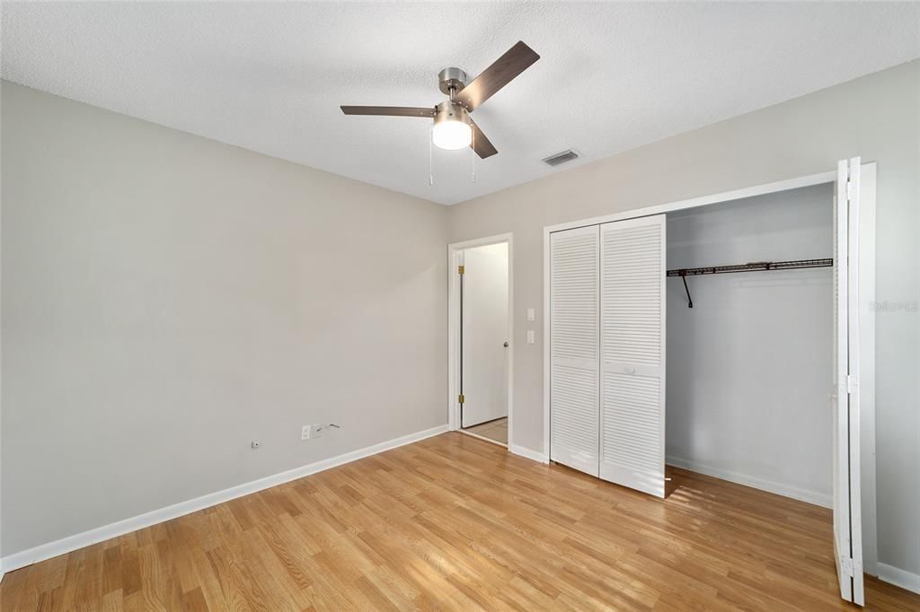 For Sale: $119,000 (2 beds, 2 baths, 1036 Square Feet)