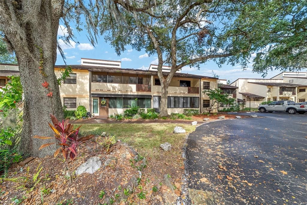 For Sale: $119,000 (2 beds, 2 baths, 1036 Square Feet)