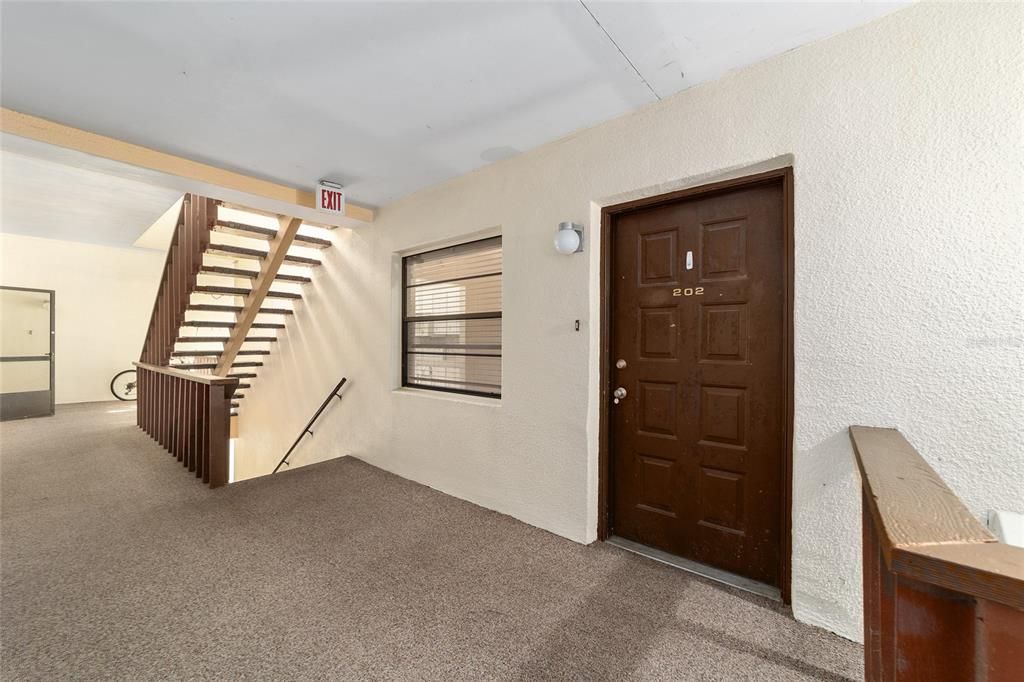 For Sale: $119,000 (2 beds, 2 baths, 1036 Square Feet)