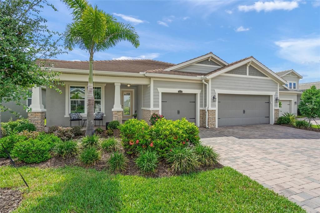 For Sale: $989,000 (3 beds, 3 baths, 2626 Square Feet)