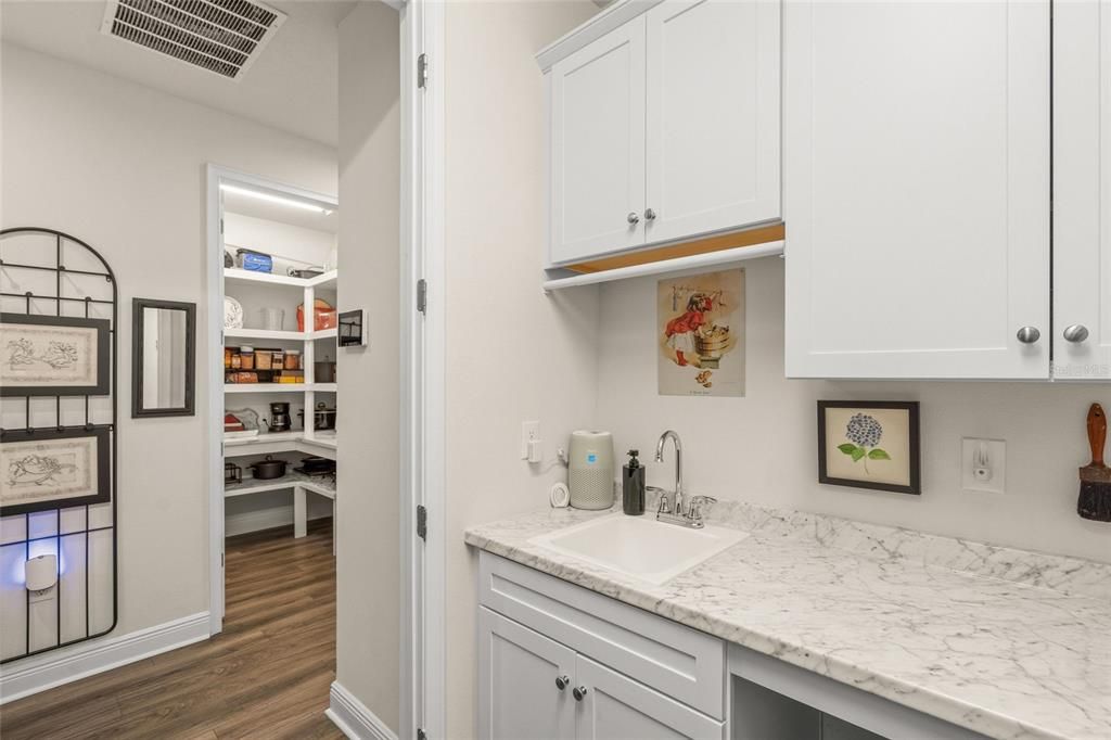 For Sale: $989,000 (3 beds, 3 baths, 2626 Square Feet)
