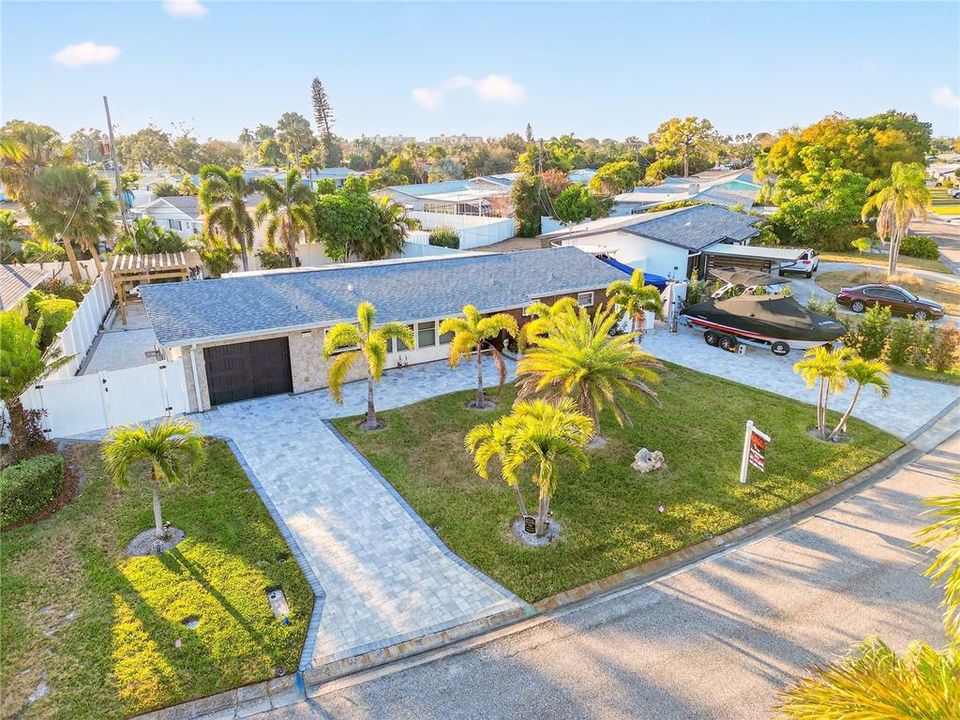For Sale: $625,000 (4 beds, 2 baths, 1626 Square Feet)