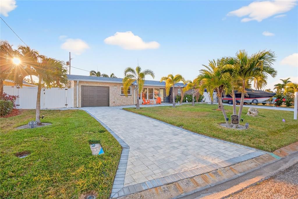 For Sale: $625,000 (4 beds, 2 baths, 1626 Square Feet)