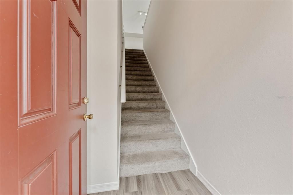 For Sale: $179,000 (2 beds, 2 baths, 1168 Square Feet)