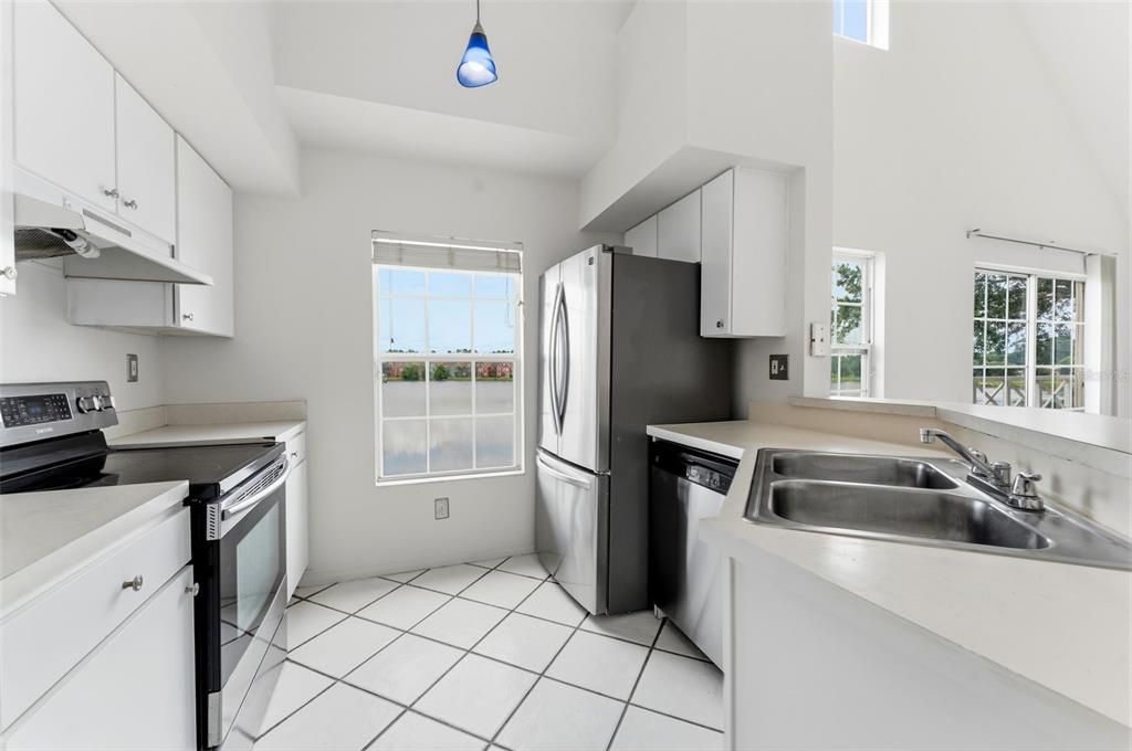 For Sale: $179,000 (2 beds, 2 baths, 1168 Square Feet)