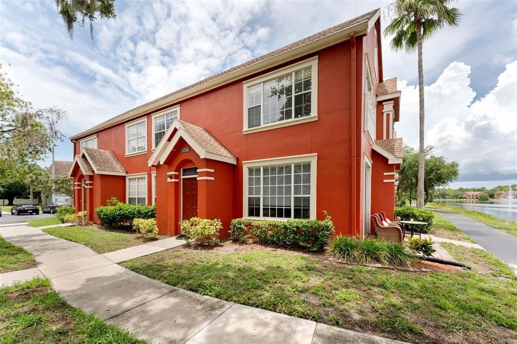 For Sale: $179,000 (2 beds, 2 baths, 1168 Square Feet)