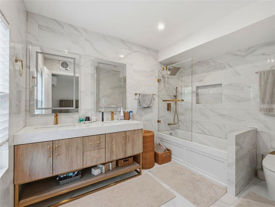 For Sale: $1,099,000 (4 beds, 3 baths, 1450 Square Feet)