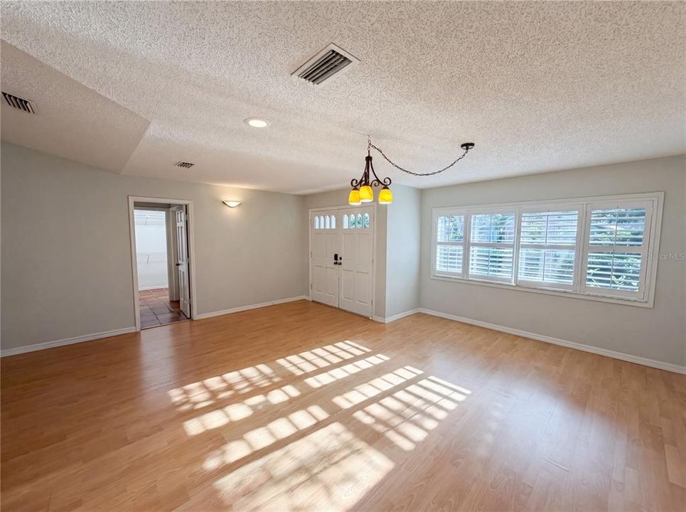 Active With Contract: $670,000 (3 beds, 2 baths, 2378 Square Feet)