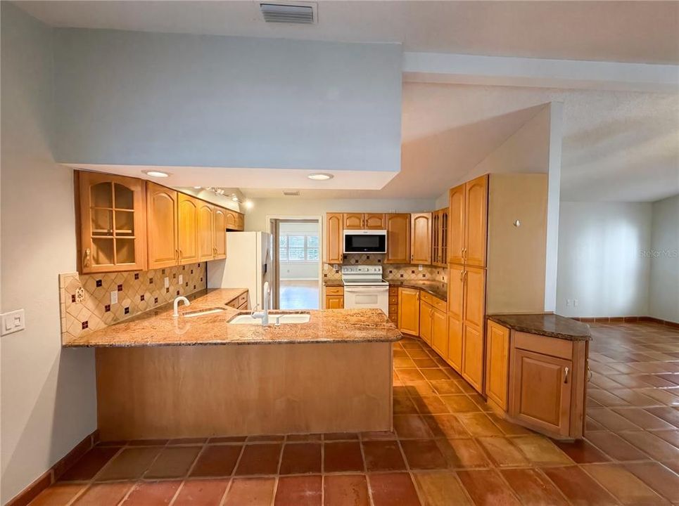Active With Contract: $670,000 (3 beds, 2 baths, 2378 Square Feet)