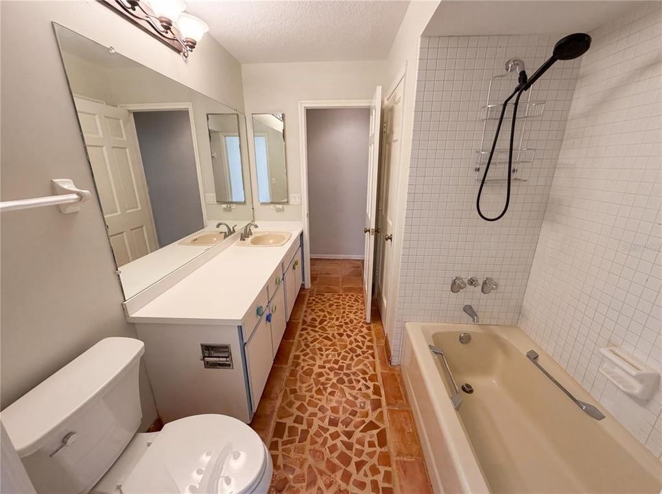 Active With Contract: $670,000 (3 beds, 2 baths, 2378 Square Feet)