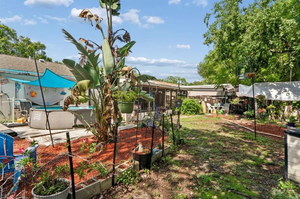 For Sale: $310,000 (2 beds, 1 baths, 1170 Square Feet)