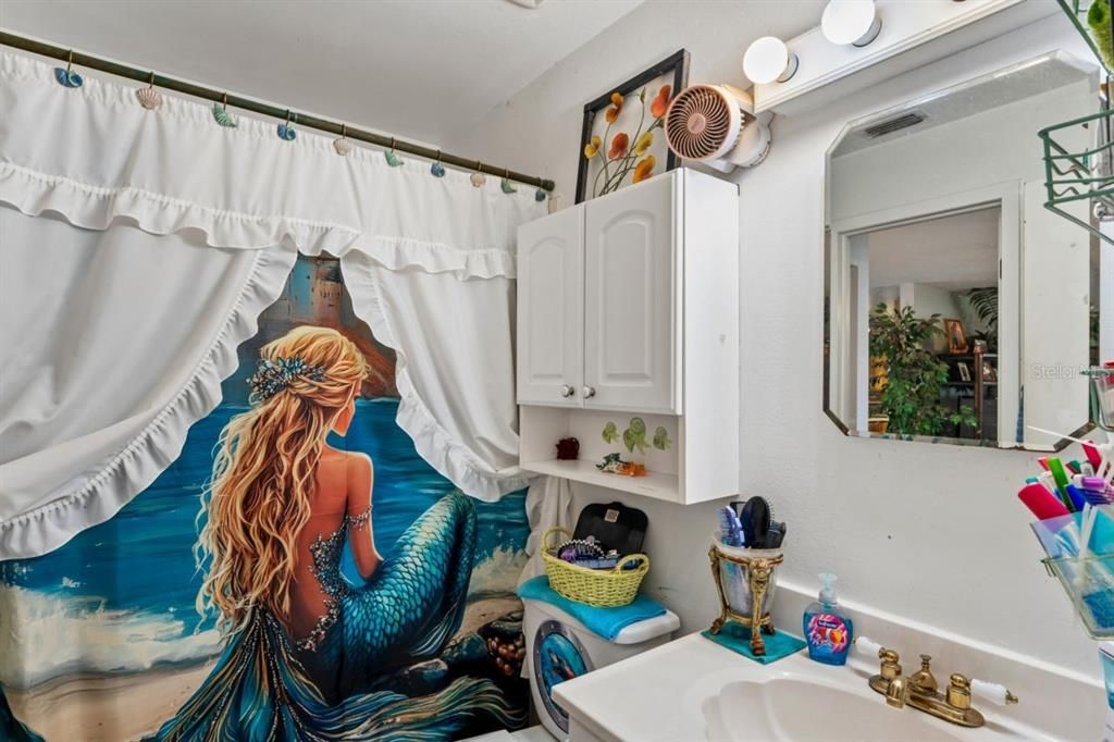 For Sale: $310,000 (2 beds, 1 baths, 1170 Square Feet)