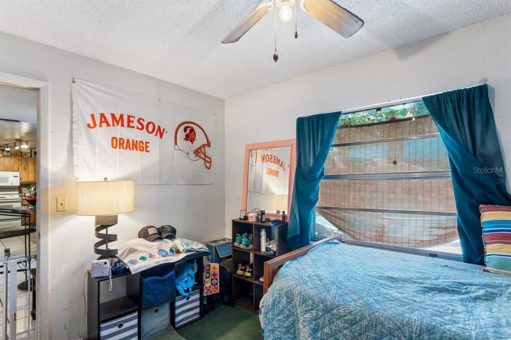 For Sale: $310,000 (2 beds, 1 baths, 1170 Square Feet)