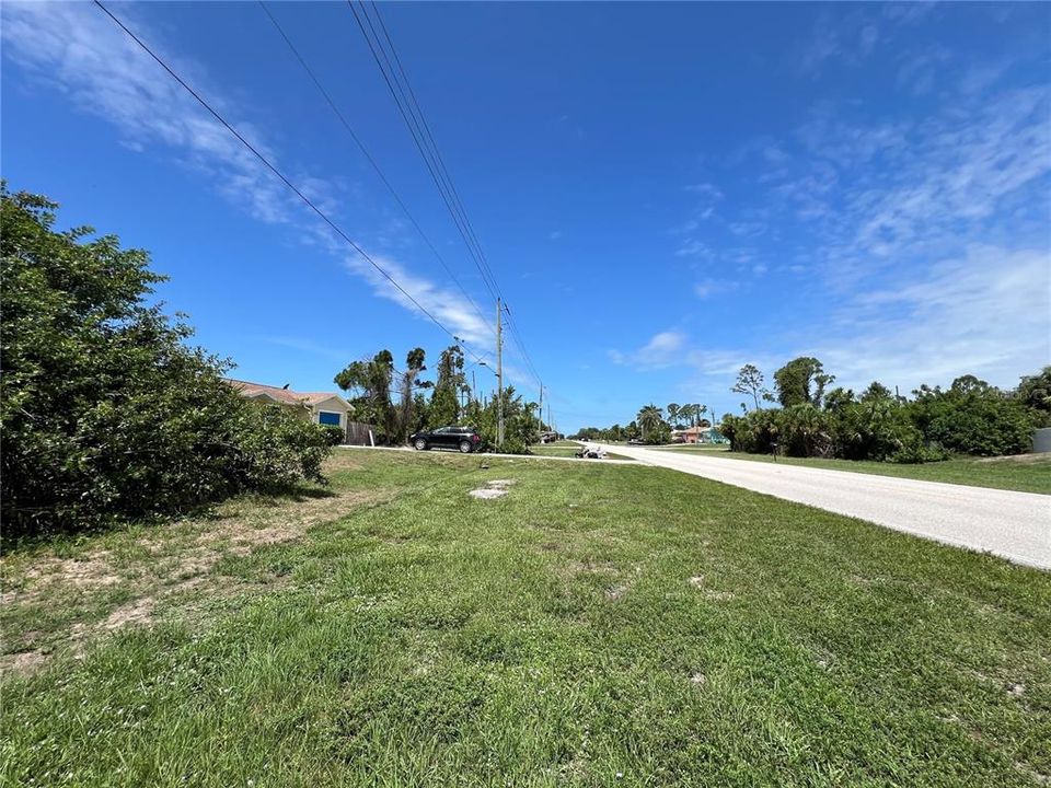 На продажу: $18,000 (0.23 acres)