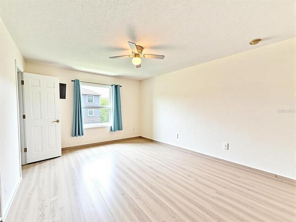 For Sale: $375,000 (4 beds, 3 baths, 3070 Square Feet)