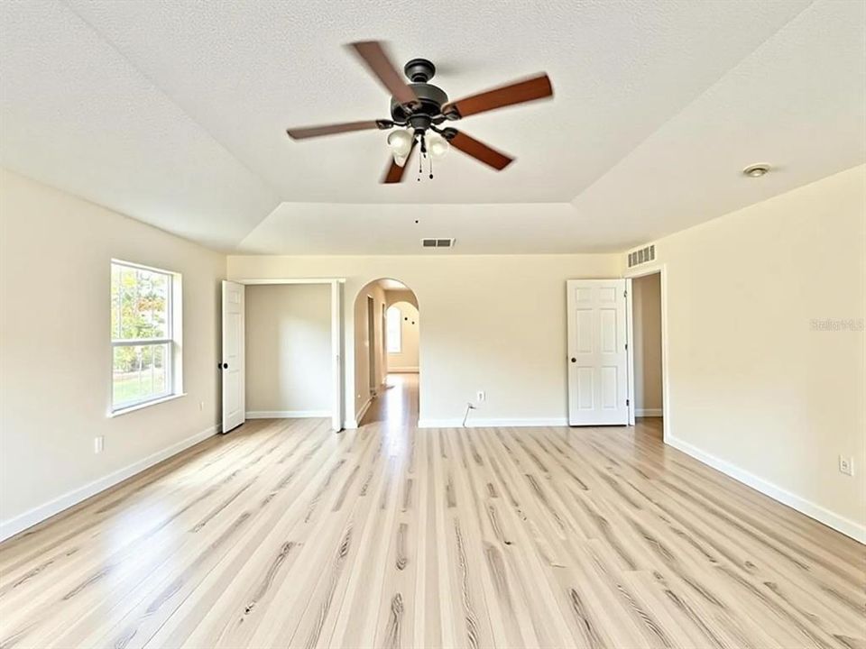 For Sale: $375,000 (4 beds, 3 baths, 3070 Square Feet)