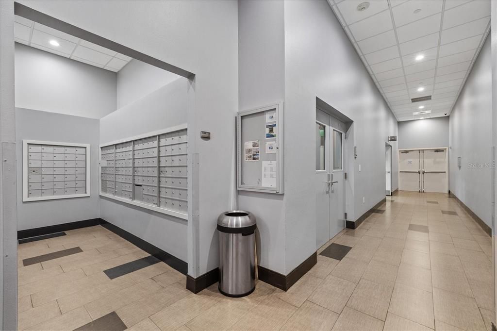 For Sale: $325,000 (1 beds, 1 baths, 840 Square Feet)