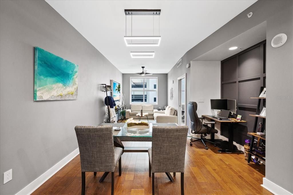 For Sale: $325,000 (1 beds, 1 baths, 840 Square Feet)
