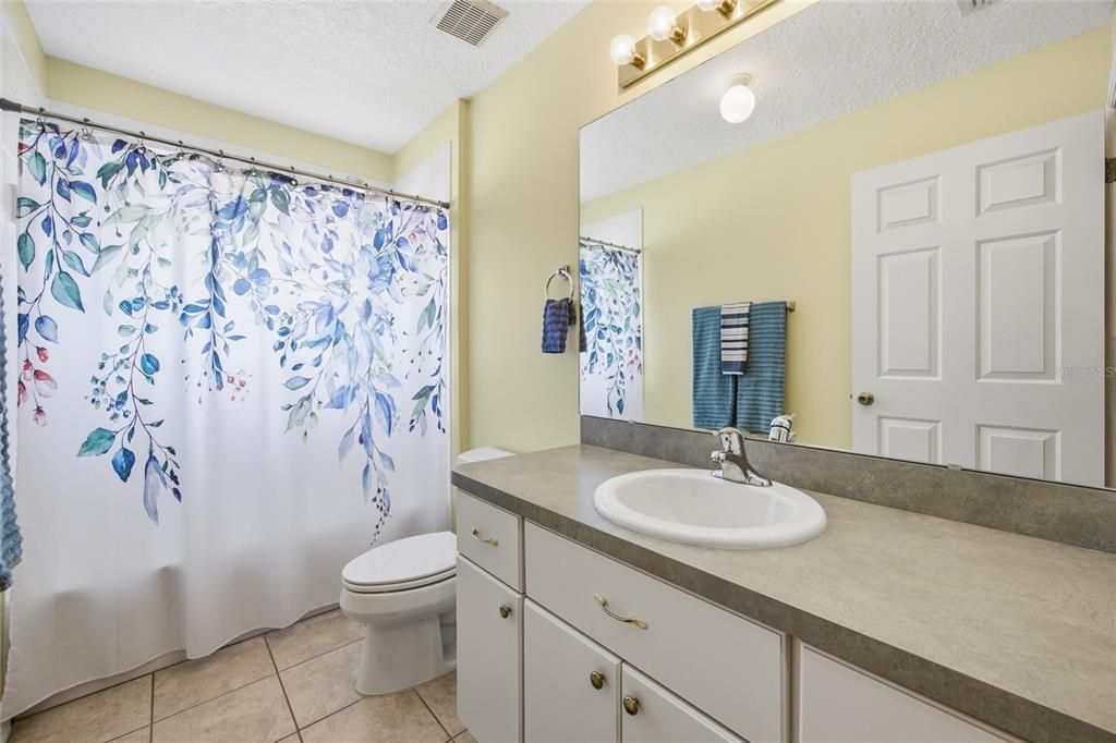For Sale: $299,500 (3 beds, 2 baths, 1571 Square Feet)