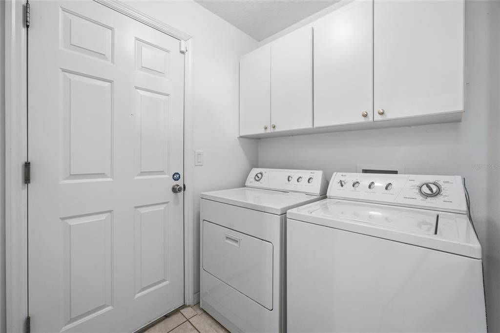 For Sale: $299,500 (3 beds, 2 baths, 1571 Square Feet)