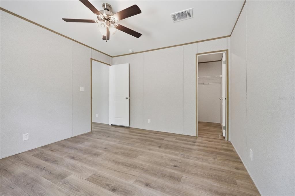 For Sale: $295,000 (4 beds, 2 baths, 1813 Square Feet)