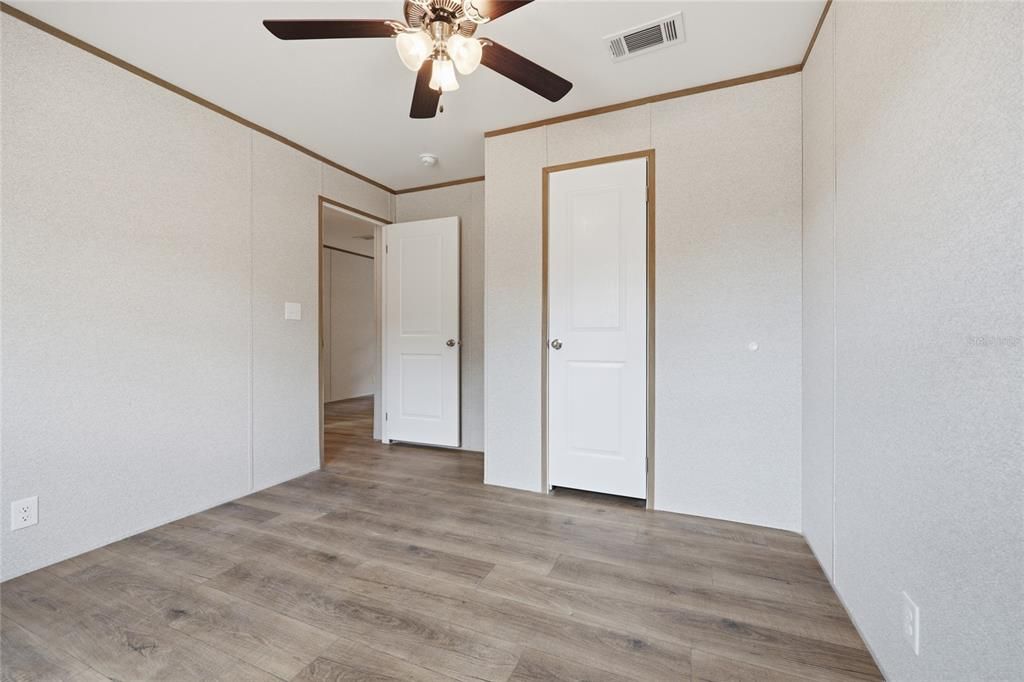 For Sale: $295,000 (4 beds, 2 baths, 1813 Square Feet)