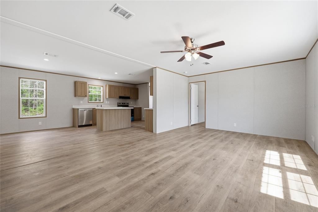 For Sale: $295,000 (4 beds, 2 baths, 1813 Square Feet)