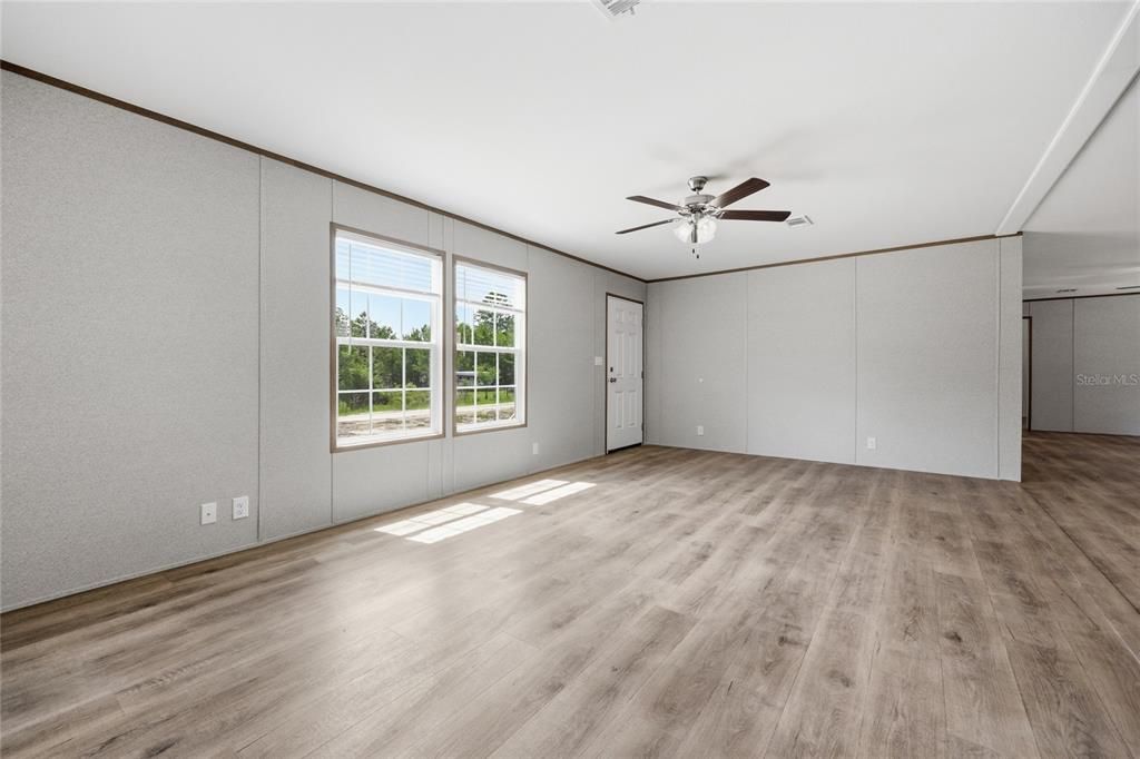 For Sale: $295,000 (4 beds, 2 baths, 1813 Square Feet)