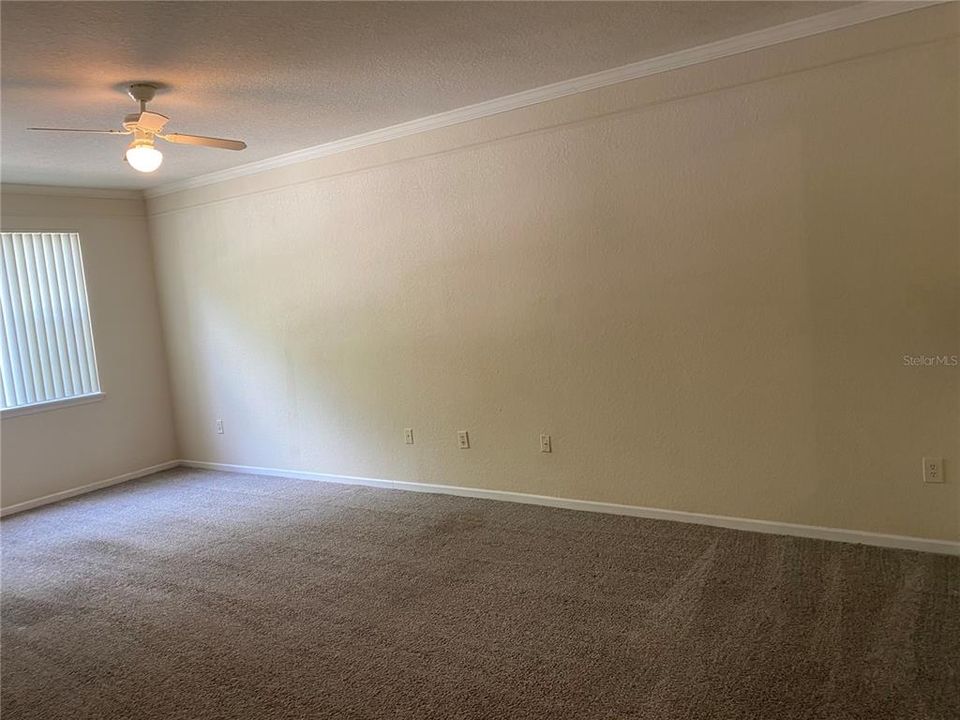 For Rent: $1,275 (1 beds, 1 baths, 892 Square Feet)
