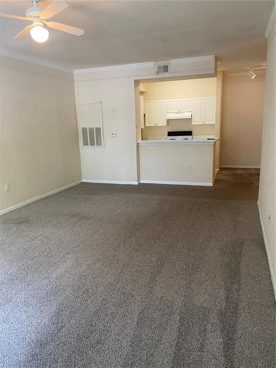 For Rent: $1,275 (1 beds, 1 baths, 892 Square Feet)