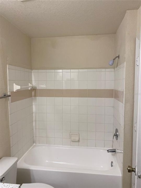 For Rent: $1,275 (1 beds, 1 baths, 892 Square Feet)