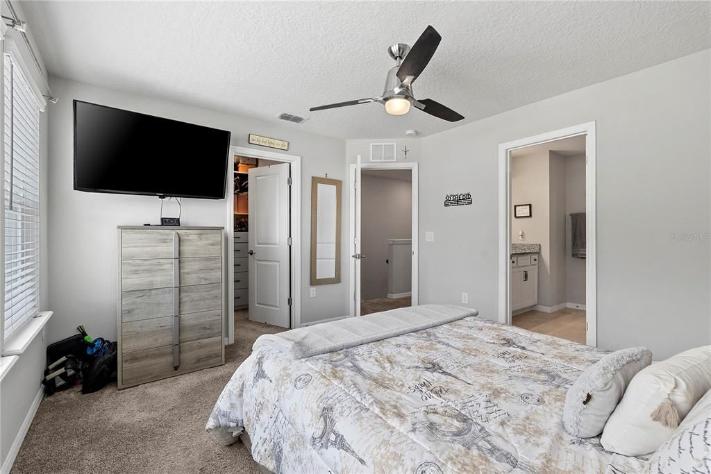 For Sale: $379,900 (3 beds, 2 baths, 1620 Square Feet)