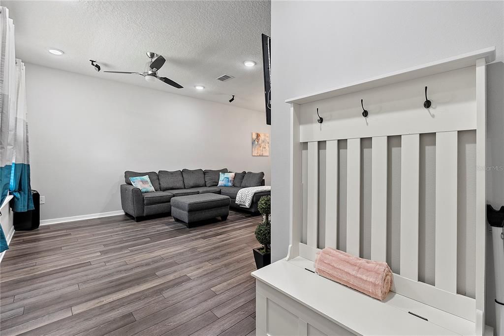 For Sale: $379,900 (3 beds, 2 baths, 1620 Square Feet)
