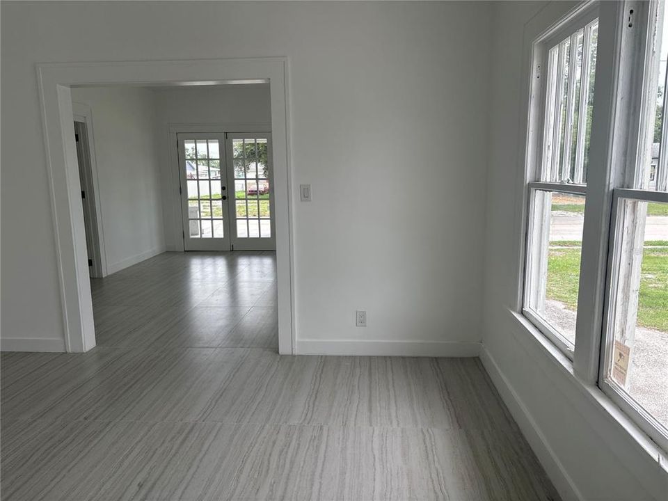 For Rent: $2,900 (4 beds, 2 baths, 1448 Square Feet)