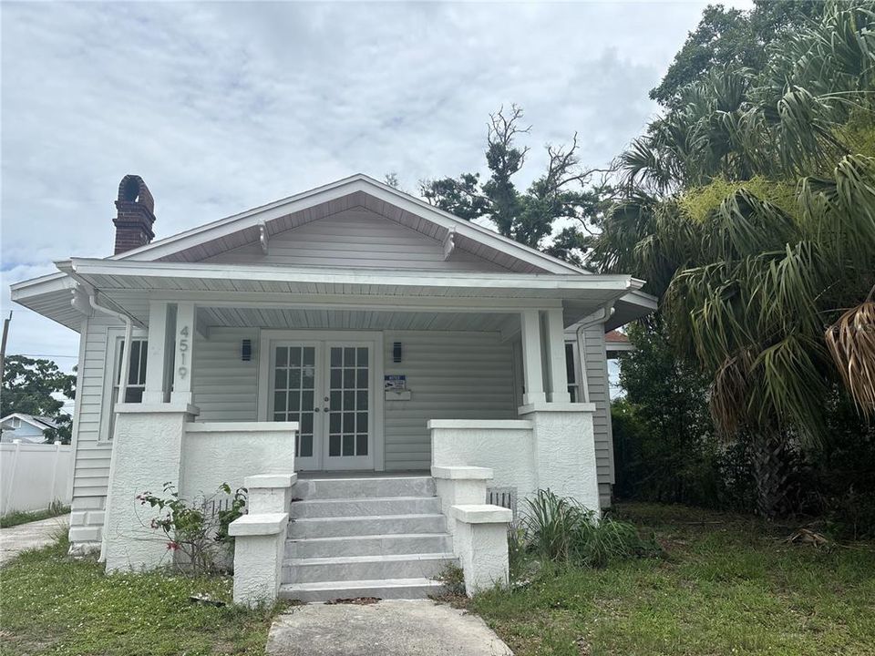For Rent: $2,900 (4 beds, 2 baths, 1448 Square Feet)