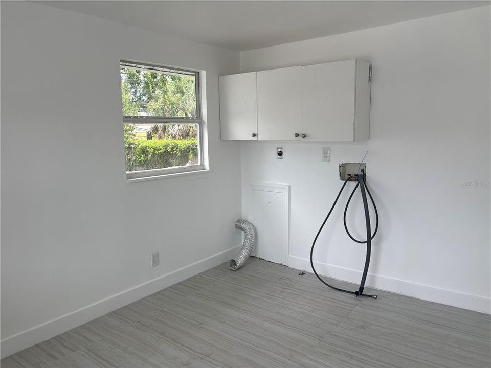 For Rent: $2,900 (4 beds, 2 baths, 1448 Square Feet)