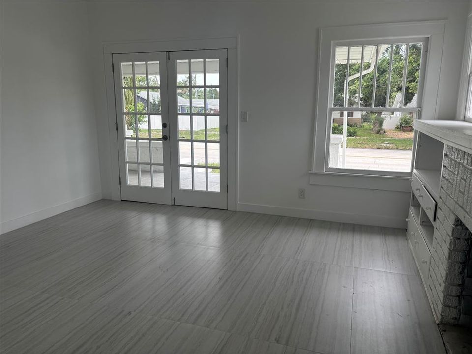 For Rent: $2,900 (4 beds, 2 baths, 1448 Square Feet)