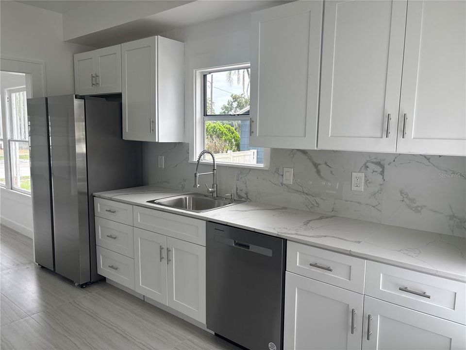 For Rent: $2,900 (4 beds, 2 baths, 1448 Square Feet)