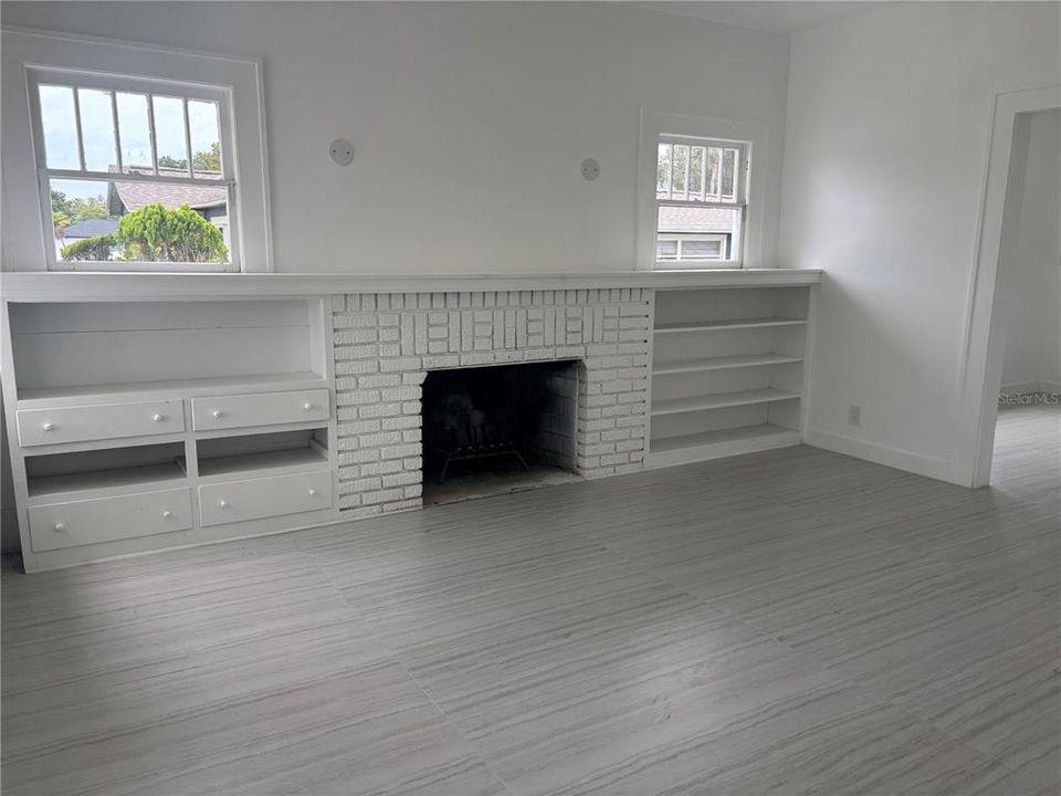 For Rent: $2,900 (4 beds, 2 baths, 1448 Square Feet)