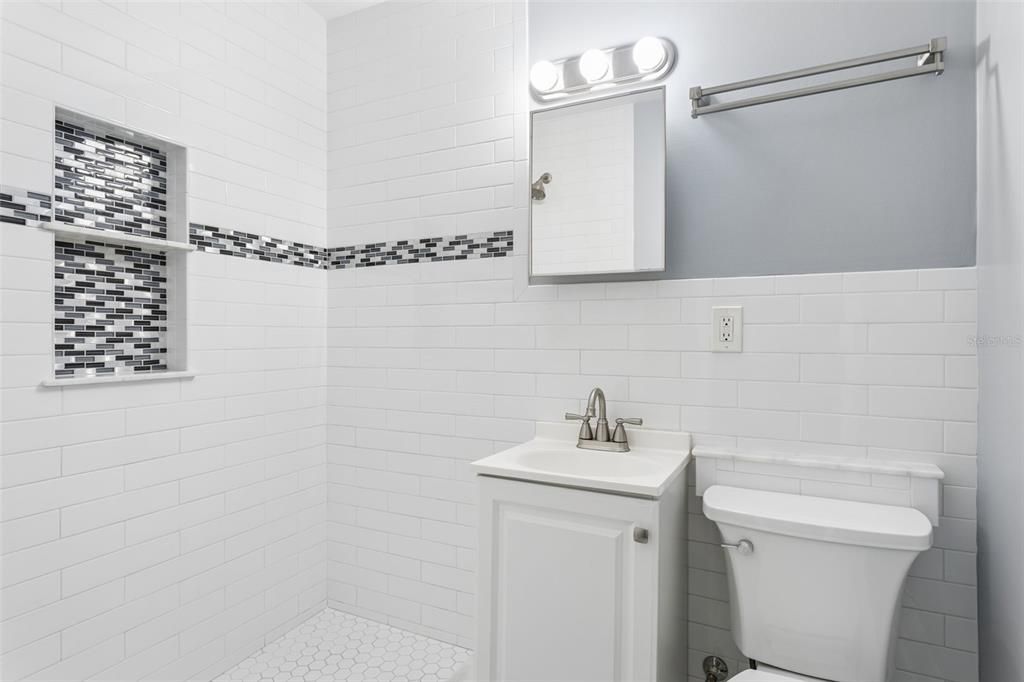 For Sale: $325,000 (3 beds, 2 baths, 936 Square Feet)