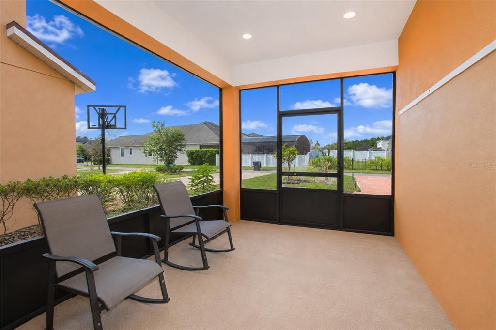 En Venta: $549,900 (4 camas, 2 baños, 2285 Pies cuadrados)