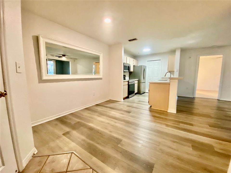For Rent: $1,800 (2 beds, 2 baths, 1142 Square Feet)